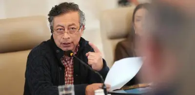 Petro propone eliminar peajes en Autopista del Café tras protestas