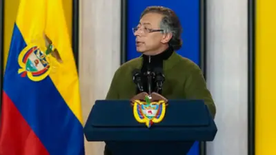 Petro responde a la CEJ por críticas y cita a superintendente financiero