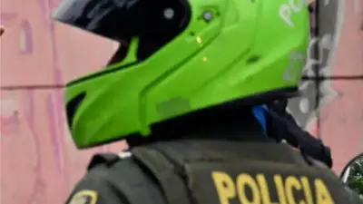 Policía muerto en Bogotá: patrullero se disparó en baño de la Metropolitana