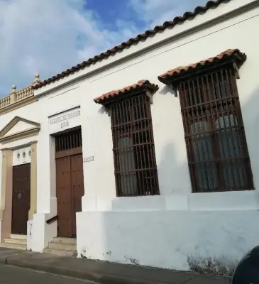 Revuelo por desalojo de la Academia de Medicina de Cartagena de Indias