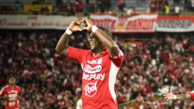 Santa Fe aplasta 3-0 a América y avanza a semis con triplete de Rodallega
