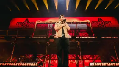 Sebastián Yatra deslumbra en Bogotá con su gira 'Entre tanta gente'