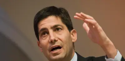 Senado de EE. UU. avanza votación final para Kevin Warsh como nuevo presidente de la Fed