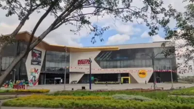 Trabajador muere al caer al vacío por ducto de ascensor en centro comercial de Bogotá