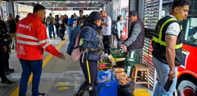 TransMilenio refuerza controles en la Caracas: bajan a usuarios con objetos grandes