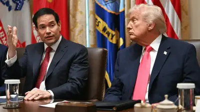Trump bromea sobre atuendo de Rubio similar al de Maduro en foto viral