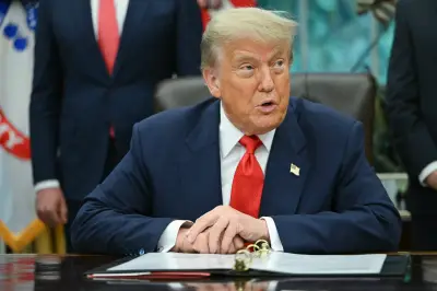 Trump dice que Cuba se derrumba sola y EE.UU. acusa a Raúl Castro