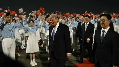 Trump llega a Pekín con CEOs de Tesla y Nvidia para exigir apertura comercial