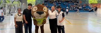 UDES recolecta más de 450 juguetes y prendas en campaña solidaria y ambiental