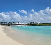 Anguila, la isla escondida elegida mejor del Caribe y cerca de Colombia