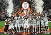 Aston Villa vence a Friburgo y gana su primera Europa League con Emery