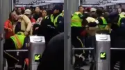 Aumentan agresiones a guardas de TransMilenio por colados