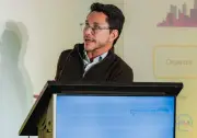 Caicedo propone descentralización y más recursos para regiones