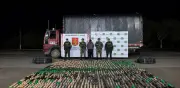 Camionero ocultaba 240 kg de marihuana en rollos de manguera en Huila