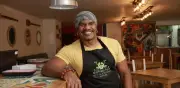 Chef caleño Rey Guerrero gana el Óscar de los libros de cocina 2025