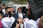 De la Espriella amenaza a bancos con competencia extranjera si no bajan tasas