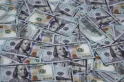 Dólar en Colombia cae $17 y cierra en $3.706 este 6 de mayo