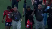 Dueño del Medellín provoca a hinchada con billetes tras eliminación