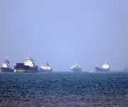 EE.UU. e Irán intercambian disparos en el Golfo y ponen en riesgo el alto el fuego