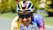 Egan Bernal escala al tercer puesto en la segunda etapa del Giro de Italia