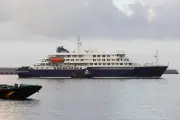Francia impone cuarentena de seis semanas por posible hantavirus en crucero