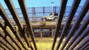 Gobierno Trump cumple un año sin liberar migrantes en EE. UU.