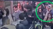 Hombre intenta asfixiar a guarda de seguridad en estación de TransMilenio