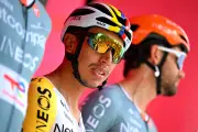 Igor Arrieta gana etapa épica del Giro 2026 pese a caída y error de ruta