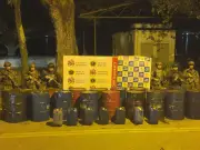 Incautan 1.030 galones de diésel ilegal en el río Magdalena en Barrancabermeja