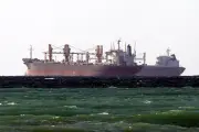 Irán anuncia peaje en estrecho de Ormuz para buques aliados