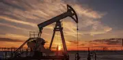 Irán sube tono de amenazas por operación de EE. UU. en Ormuz y petróleo se dispara