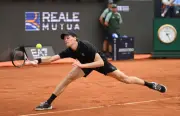 Jannik Sinner destroza récord de Djokovic y avanza en Roma