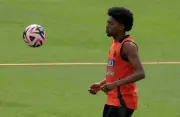 Johan Mojica se retira lesionado y enciende alarmas en Mallorca y Selección Colombia