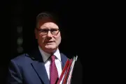 Keir Starmer se tambalea en el poder por crisis de confianza y divisiones internas