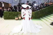 Los looks más impactantes de la alfombra blanca de la Met Gala 2026