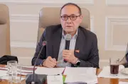 Ministro Sanguino califica de ladrones a los fondos de pensiones privados