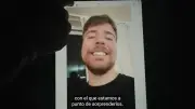 Mujer pierde $53 millones en estafa con IA usando imagen de MrBeast