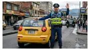 Multa por letrero 'No PDA' en carro o moto en Colombia: esto dice la ley