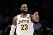 NBA: Semifinales de conferencia arrancan con duelos electrizantes