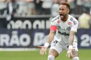 Neymar explota contra el árbitro en dura derrota del Santos ante Coritiba