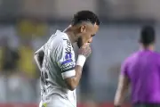 Nuevo escándalo en Santos FC: Neymar agrede a Robinho Júnior en entrenamiento