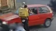 Pelea de tránsito en Brasil: hombre muere tras puñetazo y choque