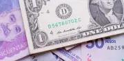 Peso colombiano se mantendría fuerte frente al dólar en mayo pese a riesgos