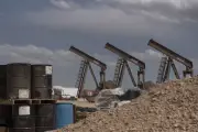 Petróleo cae ante distensión entre EE. UU. e Irán