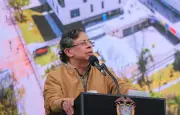 Petro endurece ataques contra magistrados por suspensión de traslado pensional