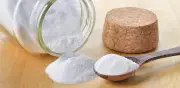 Por qué echar bicarbonato en el inodoro cada semana: beneficios del truco