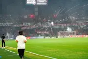 Protestas de hinchas del Medellín suspenden partido contra Flamengo en Copa Libertadores