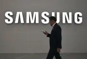 Samsung niega uso no autorizado de imagen de Dua Lipa en cajas de TV