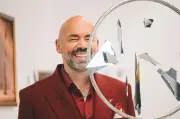 Santiago Cruz lanza 'Fragmentos' y anuncia 'Sigo en Pie Tour'