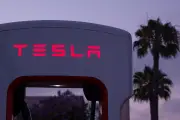 SIC ordena a Tesla Colombia aclarar información sobre ventas y entregas de autos